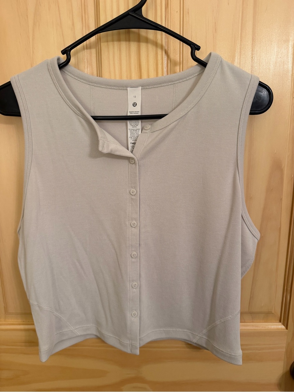 lululemon athletica Beige Button-Front Sleeveless Tank